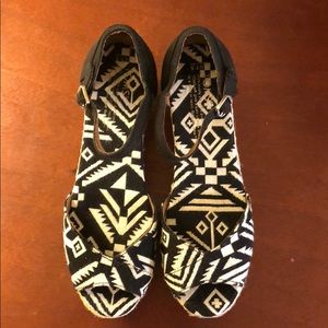 Toms Black & White Woven Women’s Platform Wedges